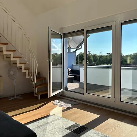 شقة Penthouse At Ostpark Am Main روزلسهايم